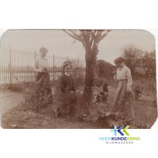 br116 Leonie, Cilly, Paula en hond Polly Hoek huis Lobith